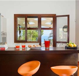 2 bedroom villa with jacuzzi & sea views, near Castellammare del Golfo, sleeps  4-5